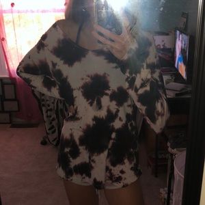 Long sleeve shirt, v-neck